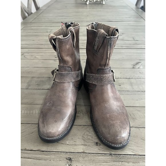 FRYE Vicky Artisan Back Zip Charcoal Distressed Leather Moto Boots - Size 7 - Picture 3 of 9